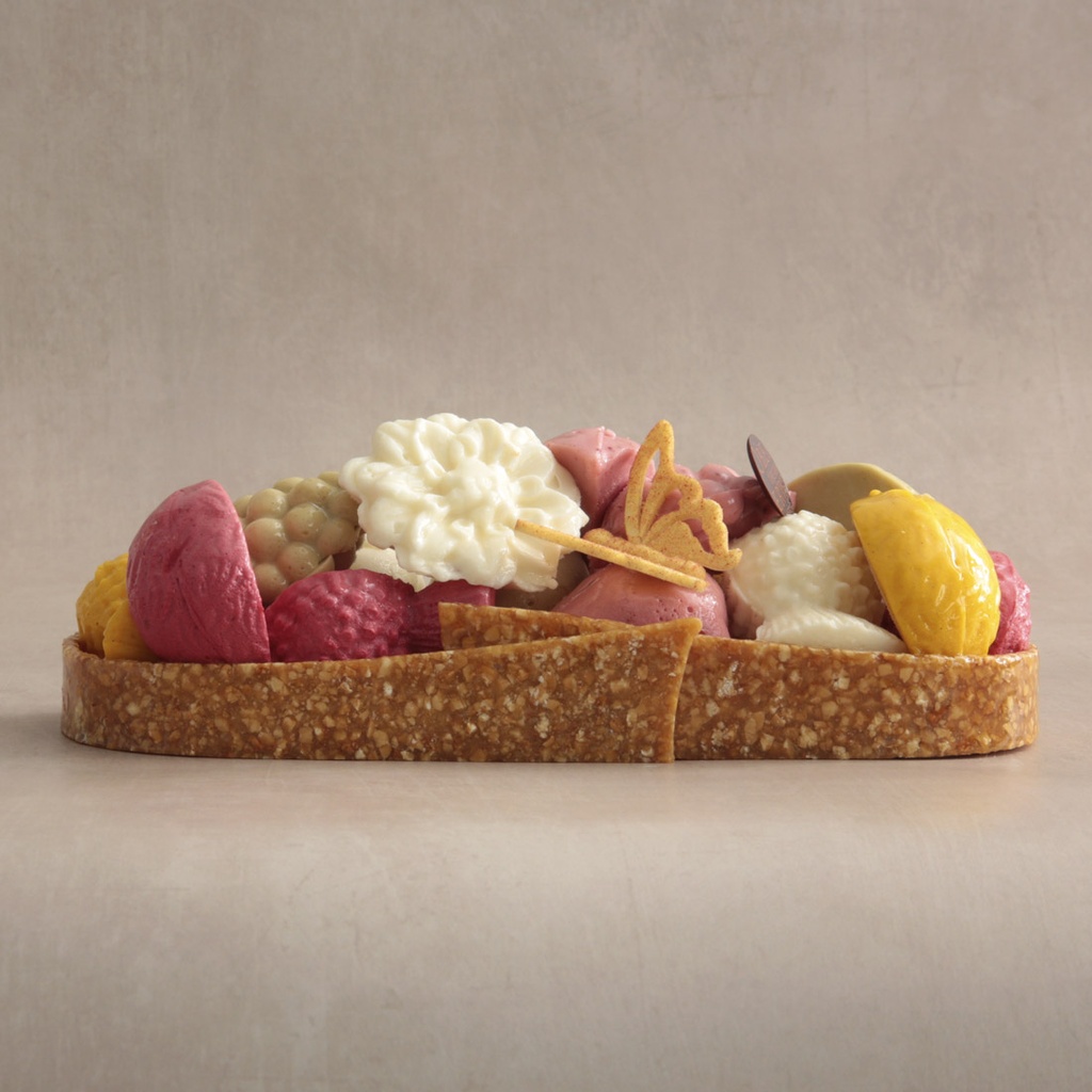 Tarte nougatine aux fruits glacés