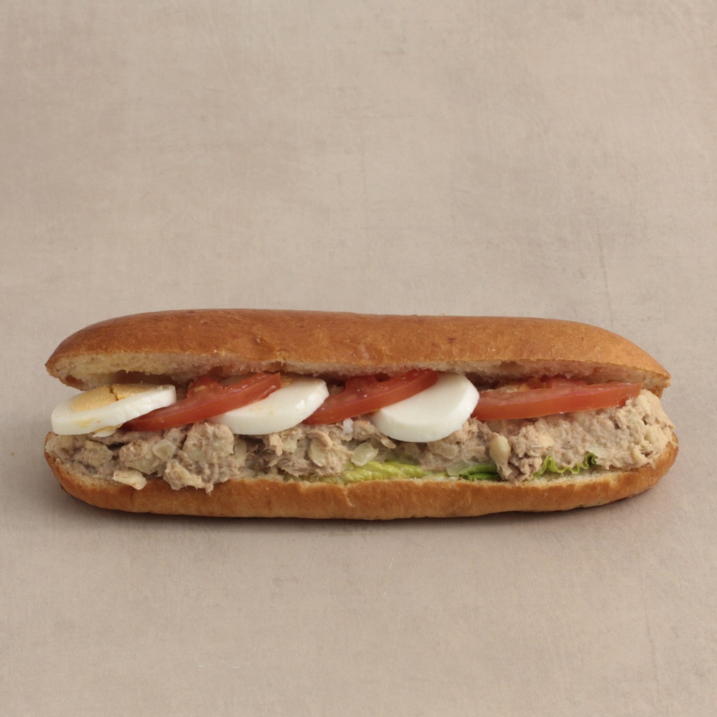 Pain brioché thon, pommes et crudités